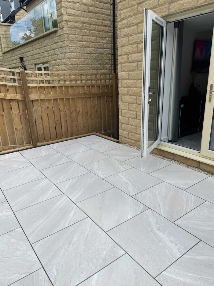 Verona Bianco Outdoor Tile - 600x600x16mm (LAST PACK)