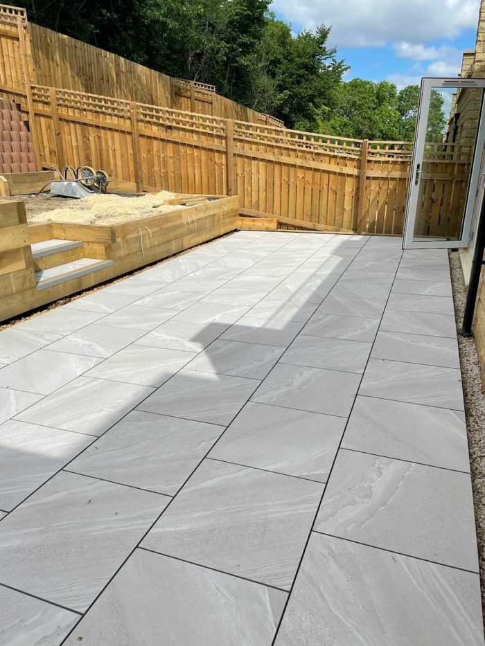 Verona Bianco Outdoor Tile - 600x600x16mm (LAST PACK)
