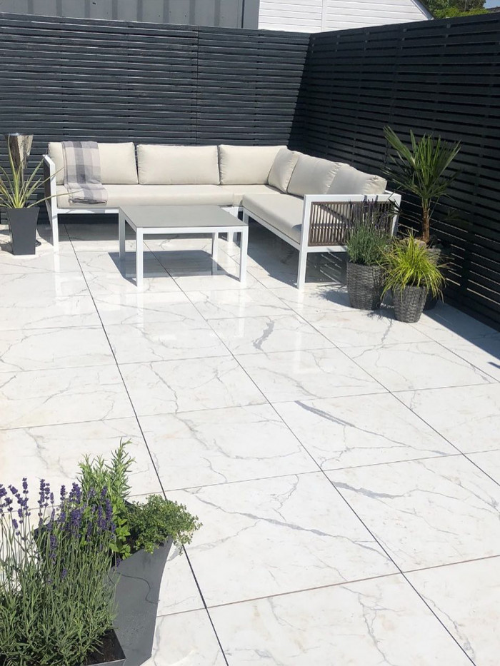 Carrara Outdoor Porcelain Tile - 600x600x20mm