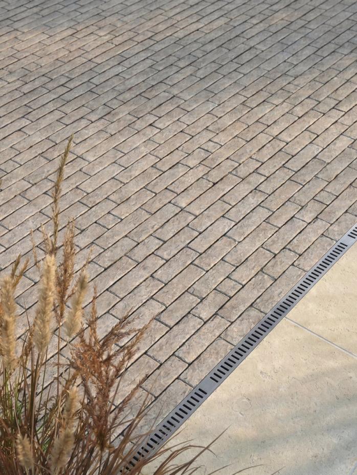 Dijon Rockface Tumbled Limestone Cobbles - 100mm Free Length x 22mm