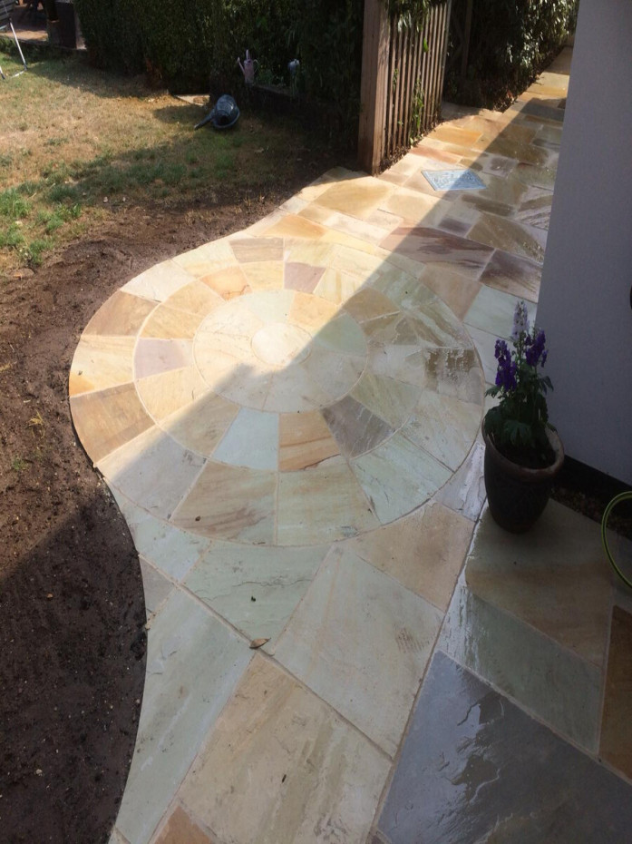 Fossil Mint Indian Sandstone Paving Slabs - 900x600 Pack