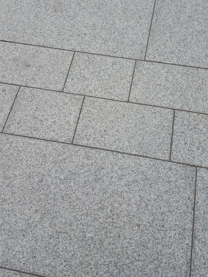 Silver Grey Granite Paving Slabs - Mix Size Patio Pack