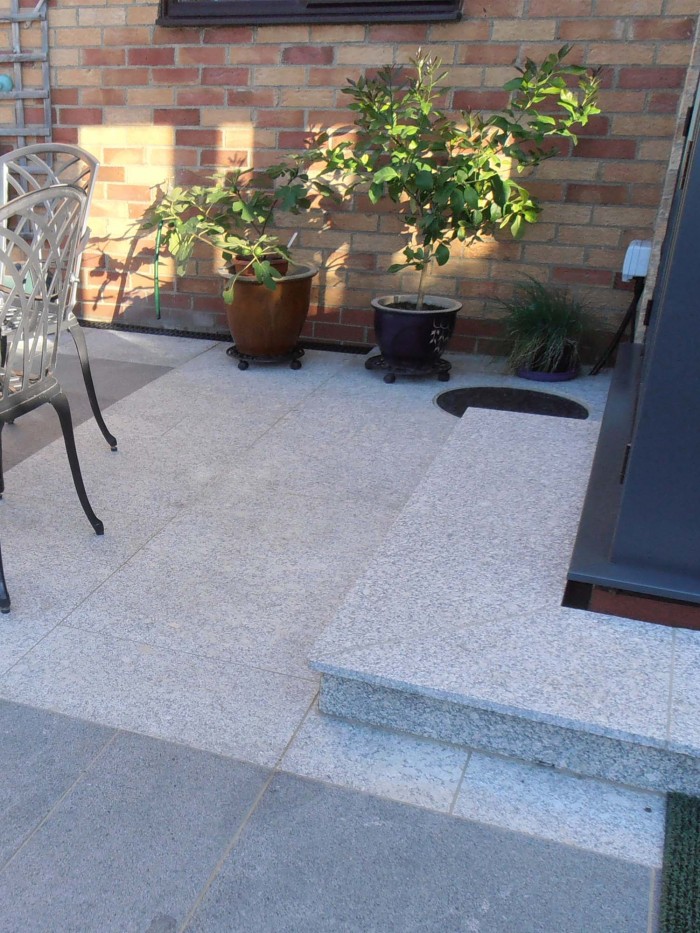 Silver Grey Granite Paving Slabs - Mix Size Patio Pack