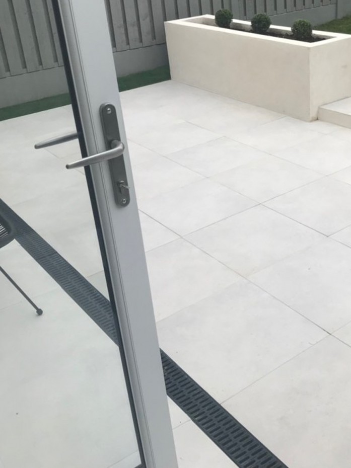 Luna White Outdoor Porcelain Slabs - 600x600x20mm