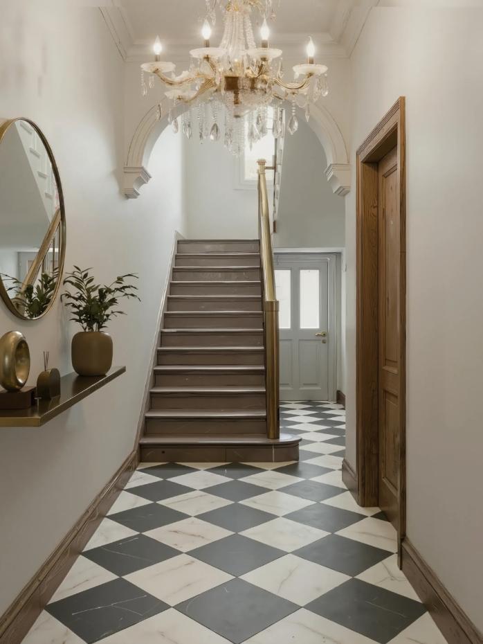 Majestic Gold Italian Marble Effect Porcelain Tile - 300x300x9mm