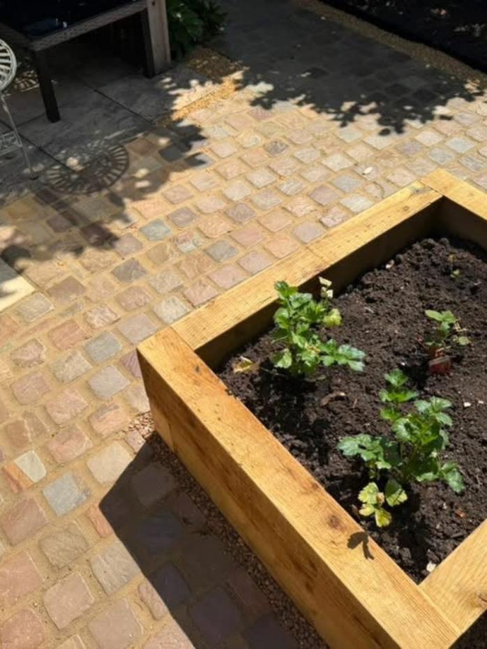 Mix Brown Antique Tumbled Natural Sandstone Setts - 100x100 Pack