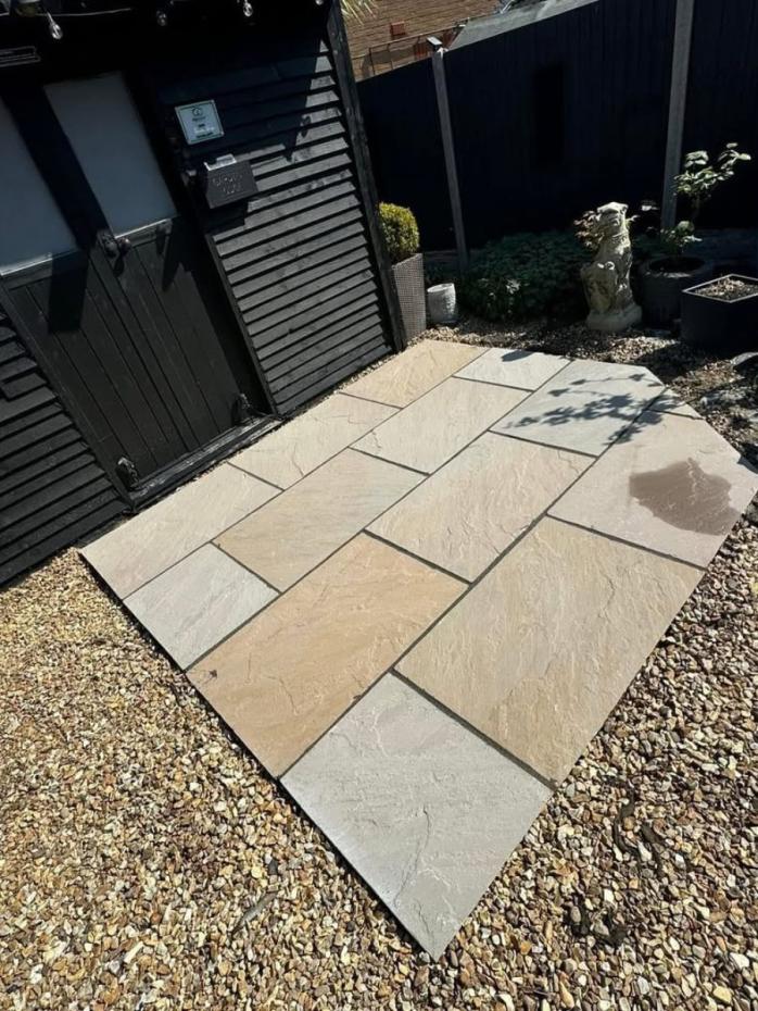 Raj Green Indian Sandstone Paving Slabs - 900x600 Pack