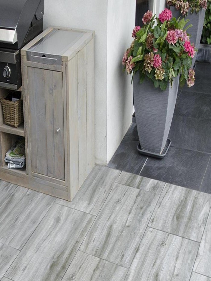 Silver Grey Wood Effect Outdoor Slab - 900x450x20mm (LAST 2 PACKS)