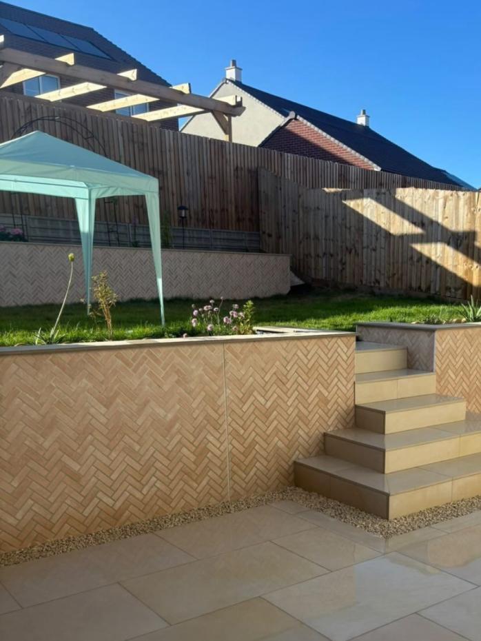 Bari Natural Herringbone Tile - 600x400mm