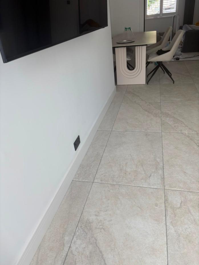 Austin White Antique Chiselled Edge Porcelain Tile - 600x400x9.5mm